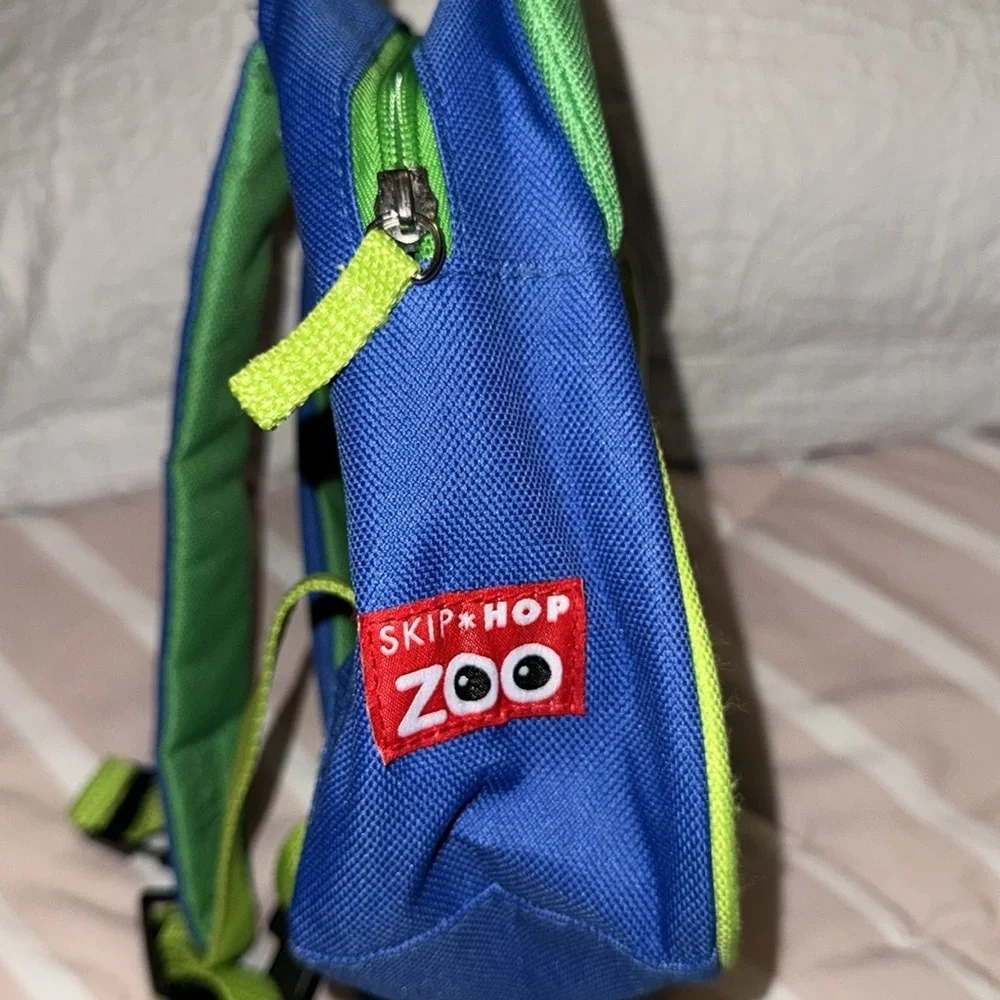 SKIPHOP DINO BACKPACK GOOD SHAPE!